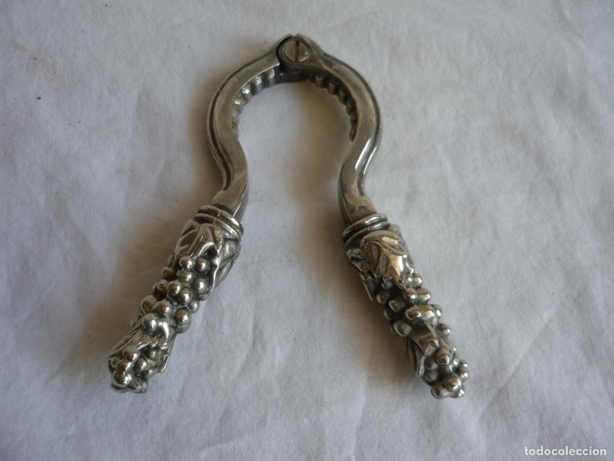Segunda mano: Cascanueces de metal plateado - Foto 4