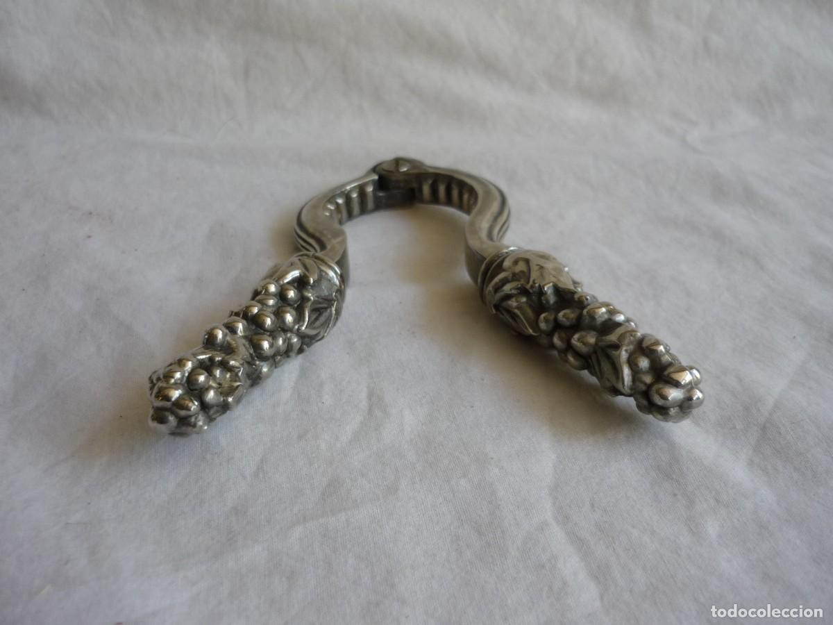 Segunda mano: Cascanueces de metal plateado - Foto 5