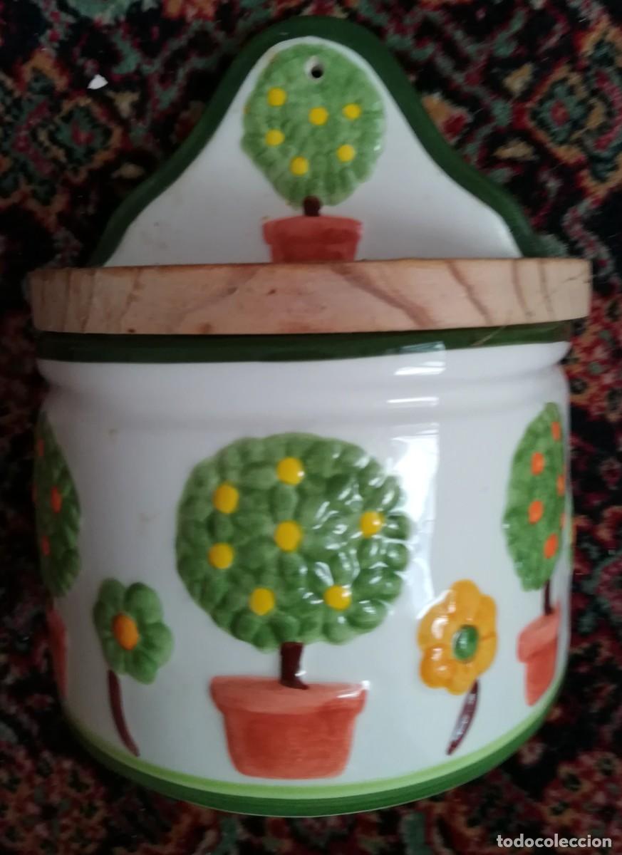 Segunda mano: Caja de especias de porcelana. - Foto 1