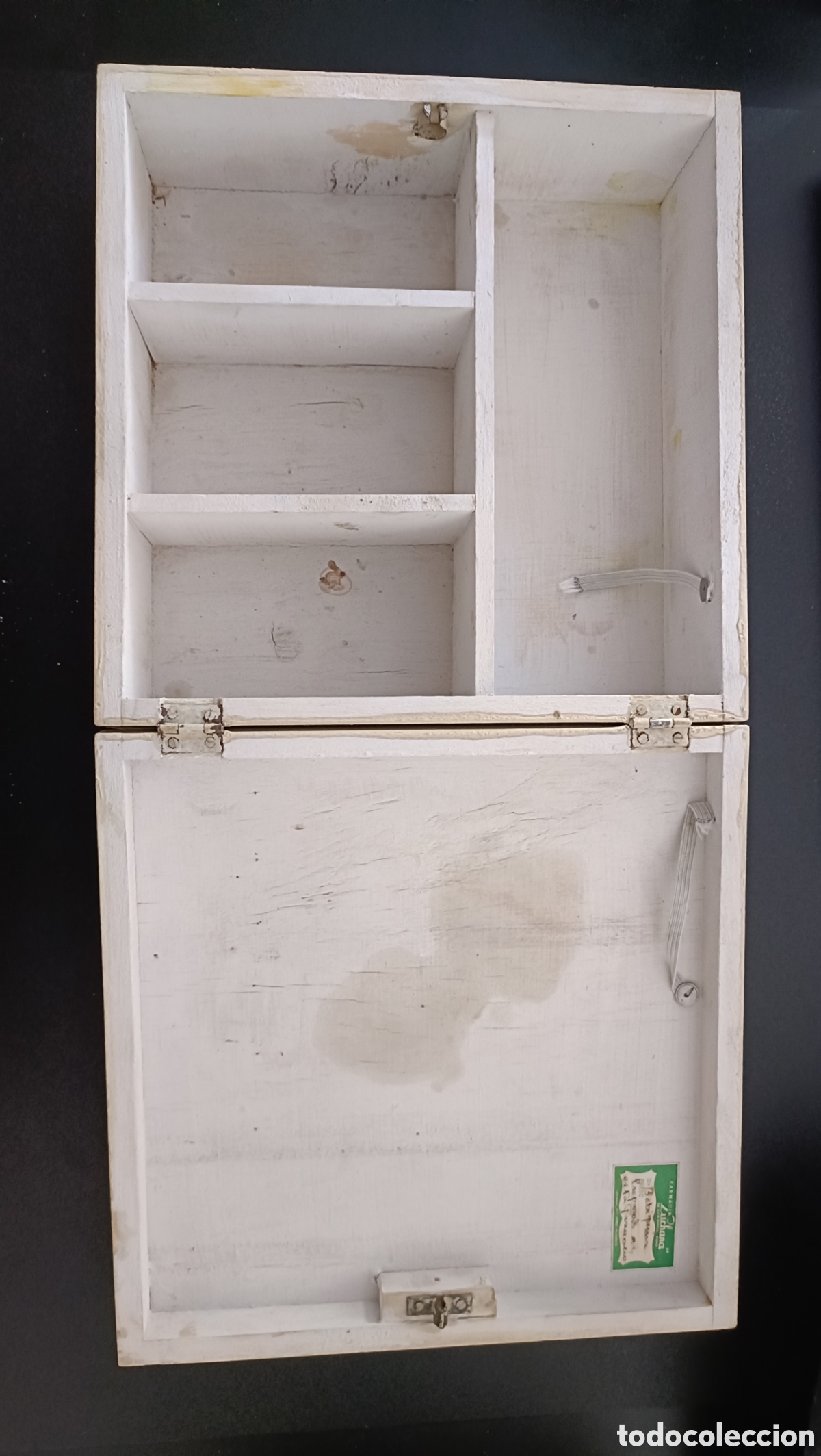 Segunda mano: Antiguo botiqu&iacute;n de madera 26 x 26 - Foto 2