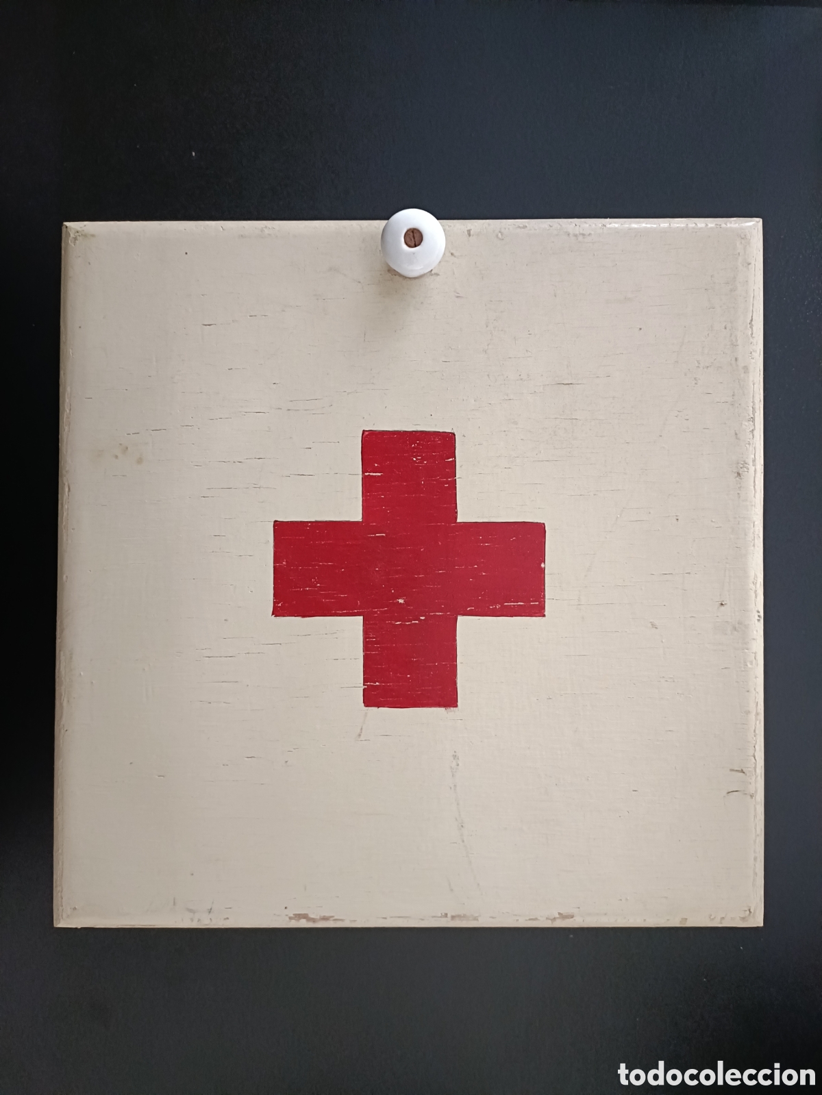 Segunda mano: Antiguo botiqu&iacute;n de madera 26 x 26 - Foto 1