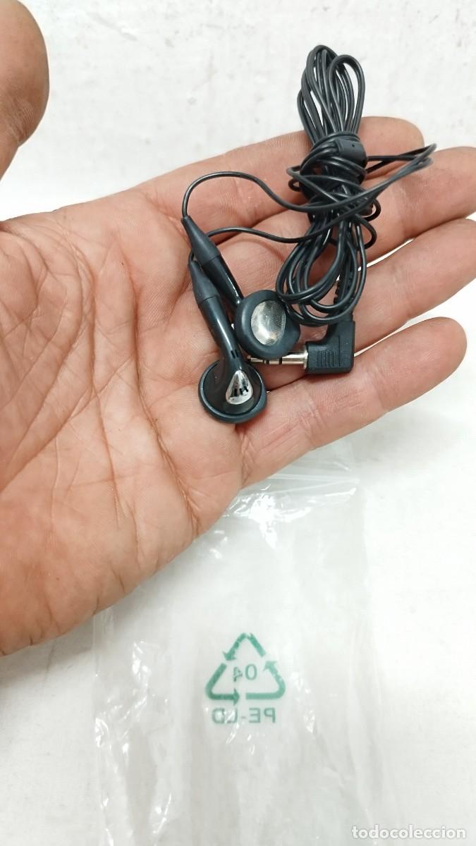Segunda mano: Auriculares color negro - Foto 1