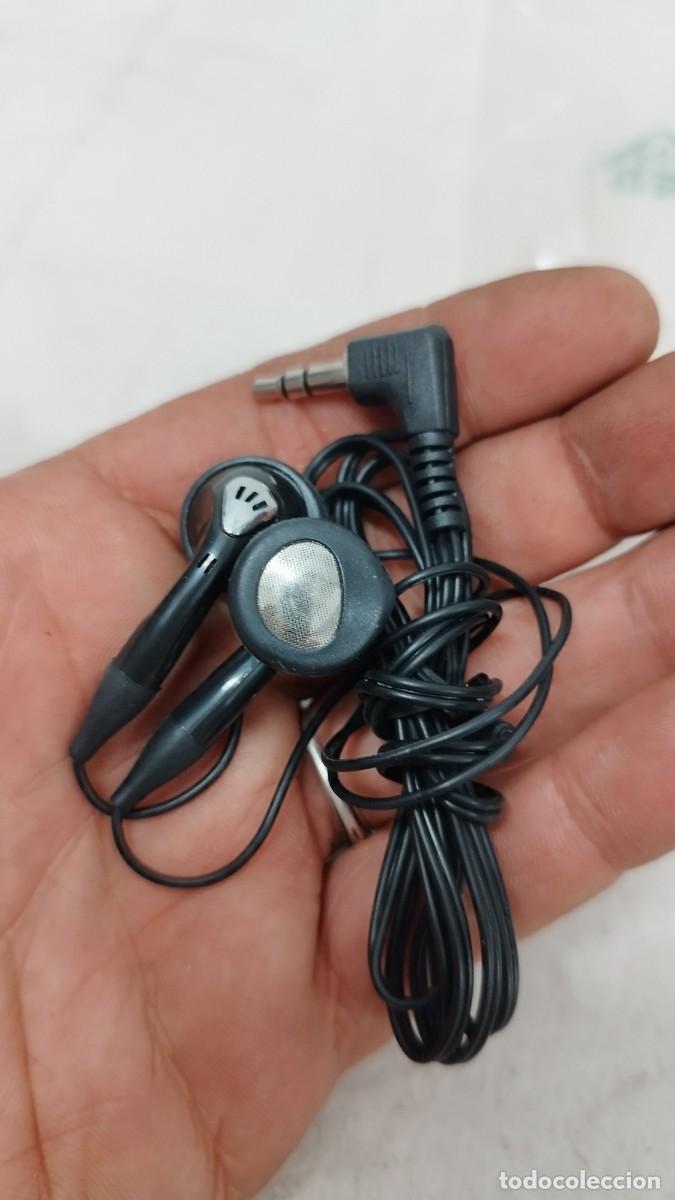 Segunda mano: Auriculares color negro - Foto 2