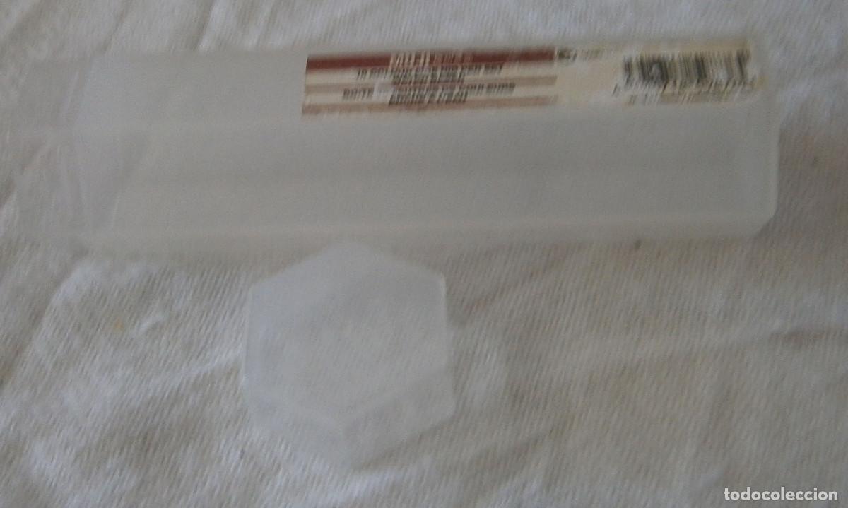 Segunda mano: bote de plastico ideal para llevar de viaje - Foto 2