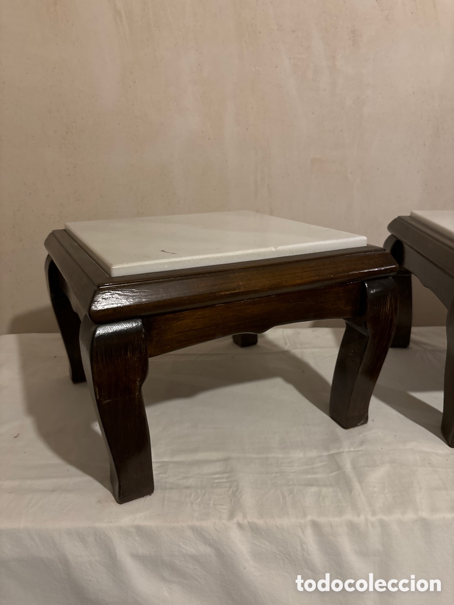 Segunda mano: Pareja de mesitas en madera y m&aacute;rmol - Foto 2