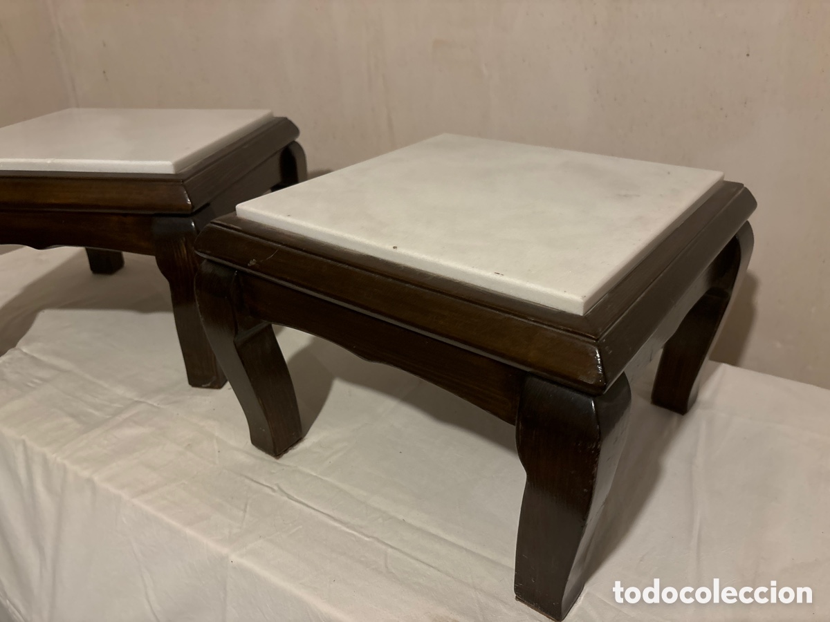 Segunda mano: Pareja de mesitas en madera y m&aacute;rmol - Foto 6