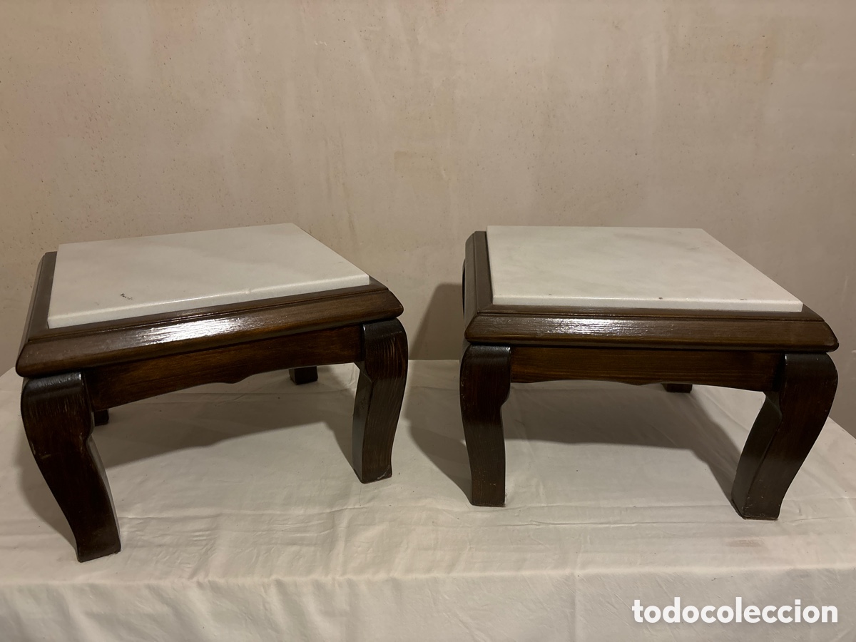 Segunda mano: Pareja de mesitas en madera y m&aacute;rmol - Foto 1