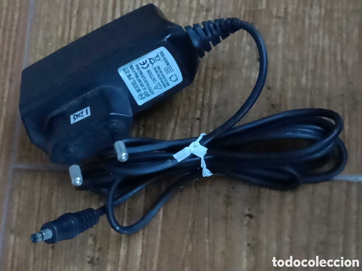 Segunda mano: Cargador/ Adaptador AC PW 31T - Foto 1