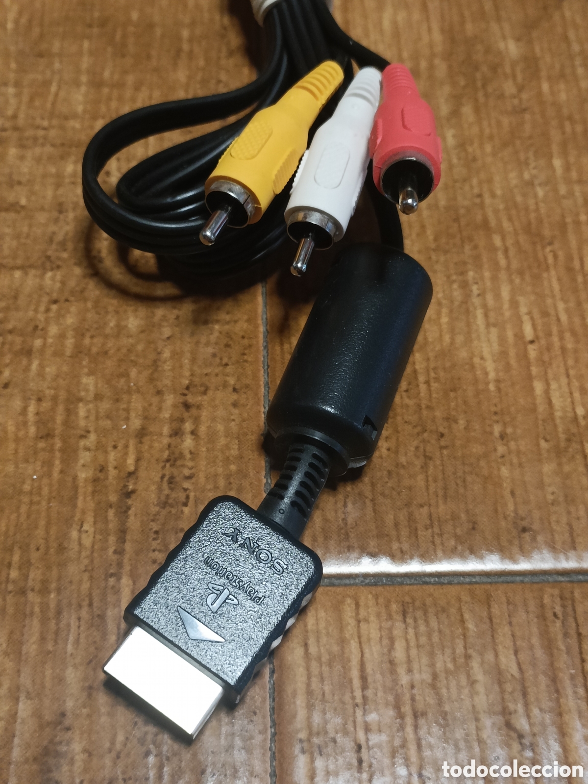 Segunda mano: Cable Play Station Sony -Audio/Video- AV RCA 2 MTS - Foto 1