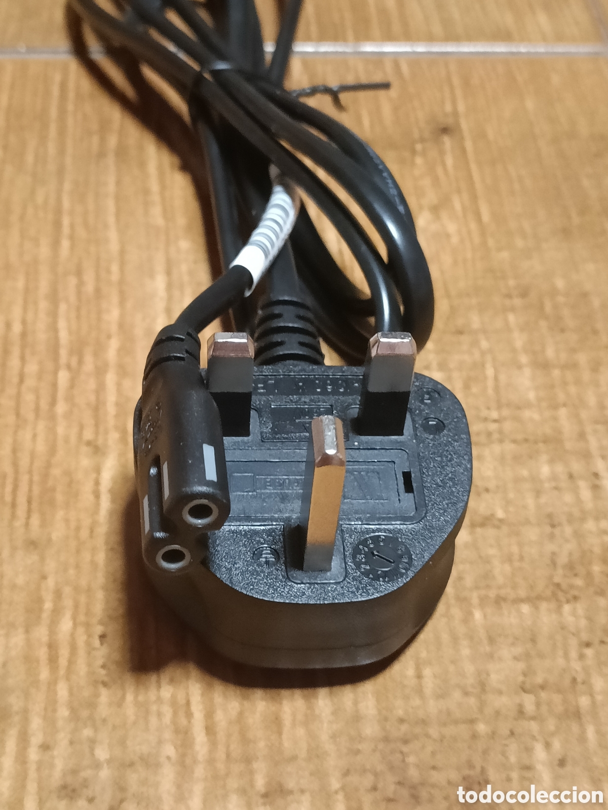 Segunda mano: Cable de Alimentaci&oacute;n/Correspondiente Universal - Foto 1
