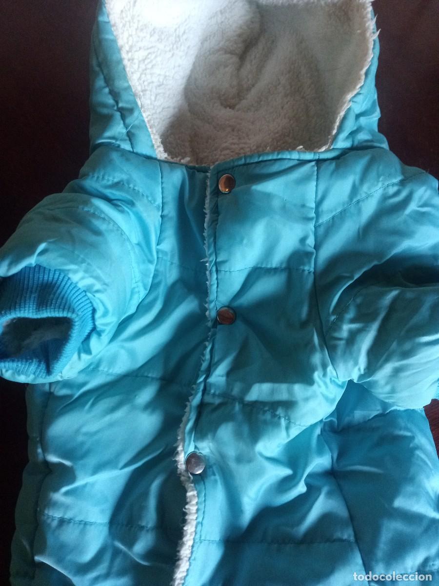 Segunda mano: Abrigo para perro con capucha. Azul. Huellas. Forro. 45 cm. - Foto 5