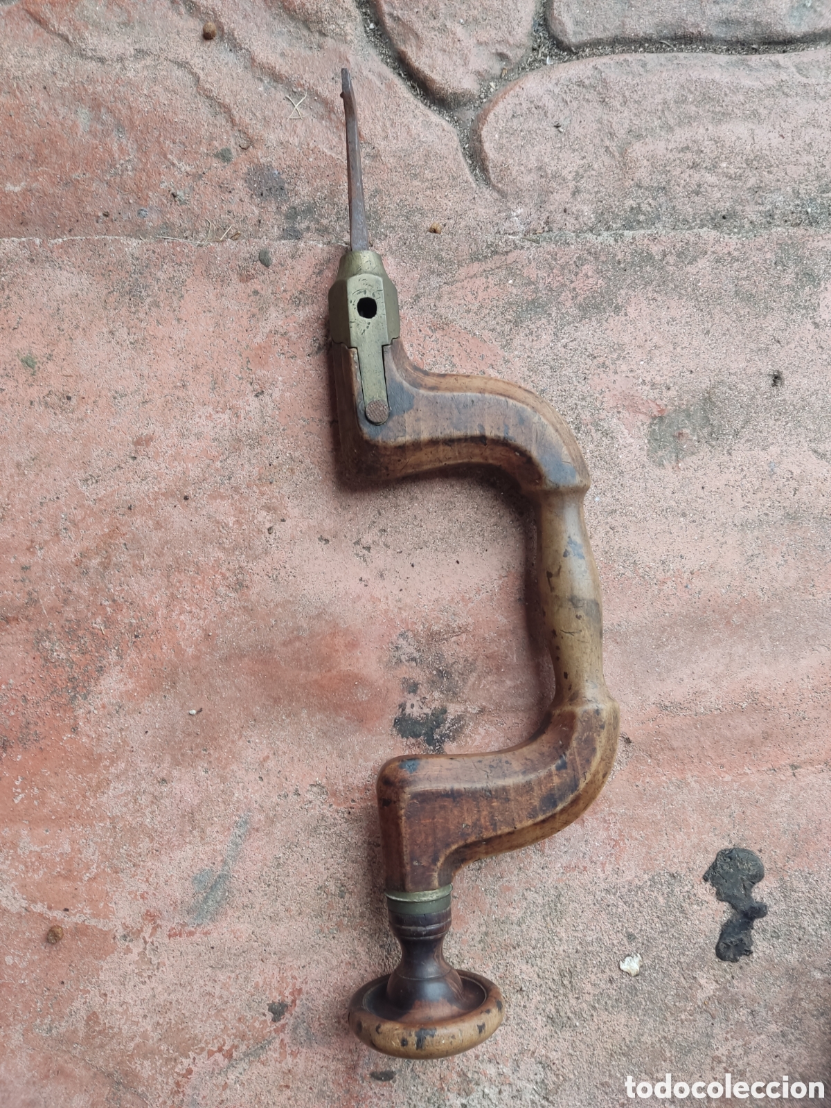 Segunda mano: Antiguo taladro de mano ( madera y bronce) - Foto 1