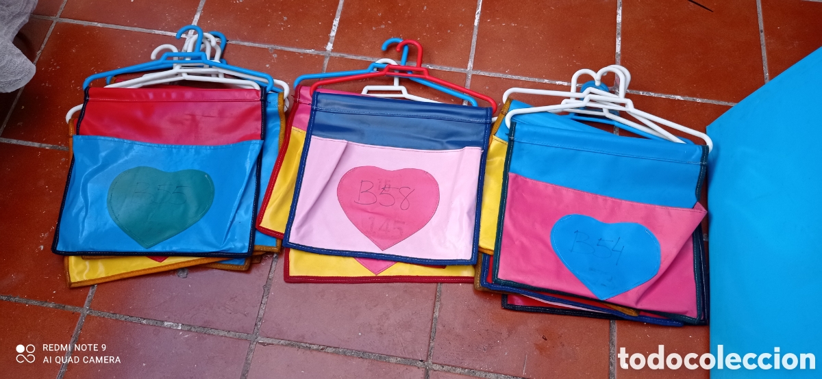 Segunda mano: 14 bolsas perchas con bolsillo - Foto 1