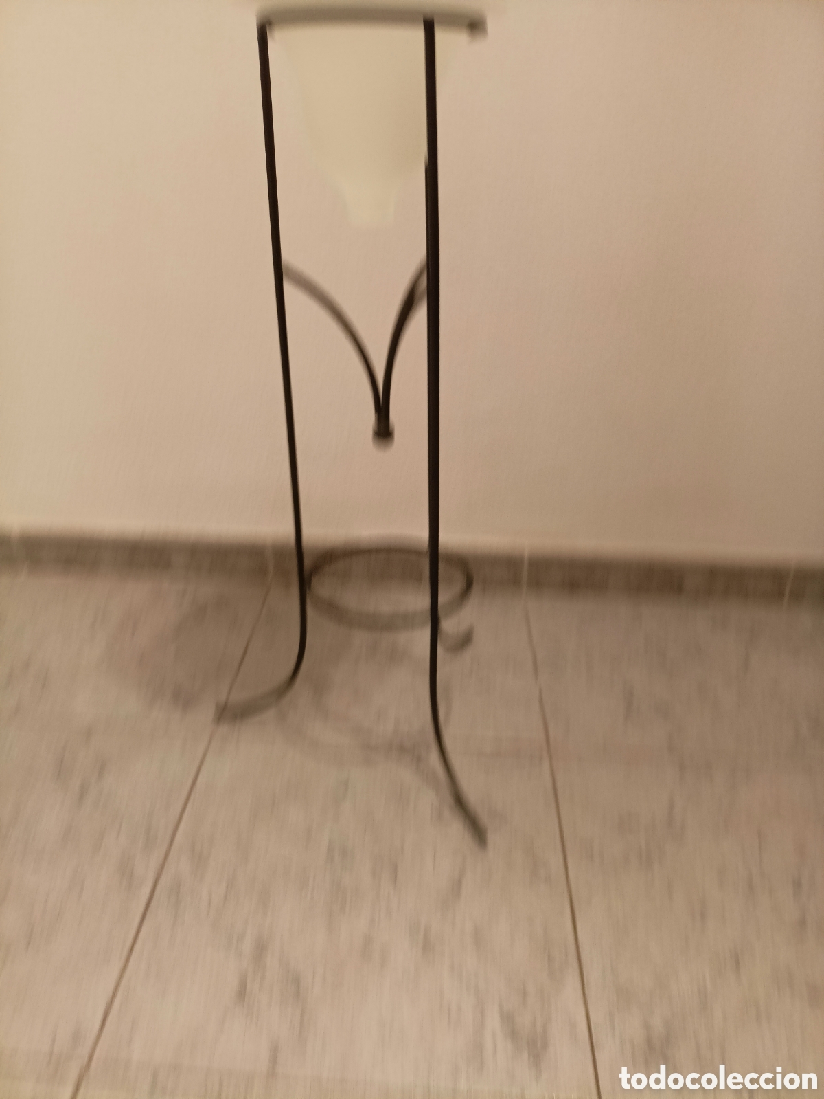 Segunda mano: Jarron cristall con soporte pie metal - Foto 6