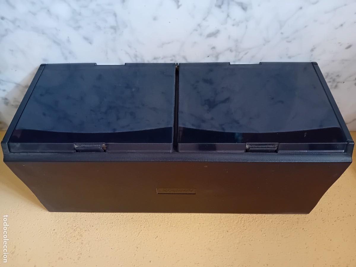 Segunda mano: Peque&ntilde;a caja de plastico Addison, para Cds - Foto 1