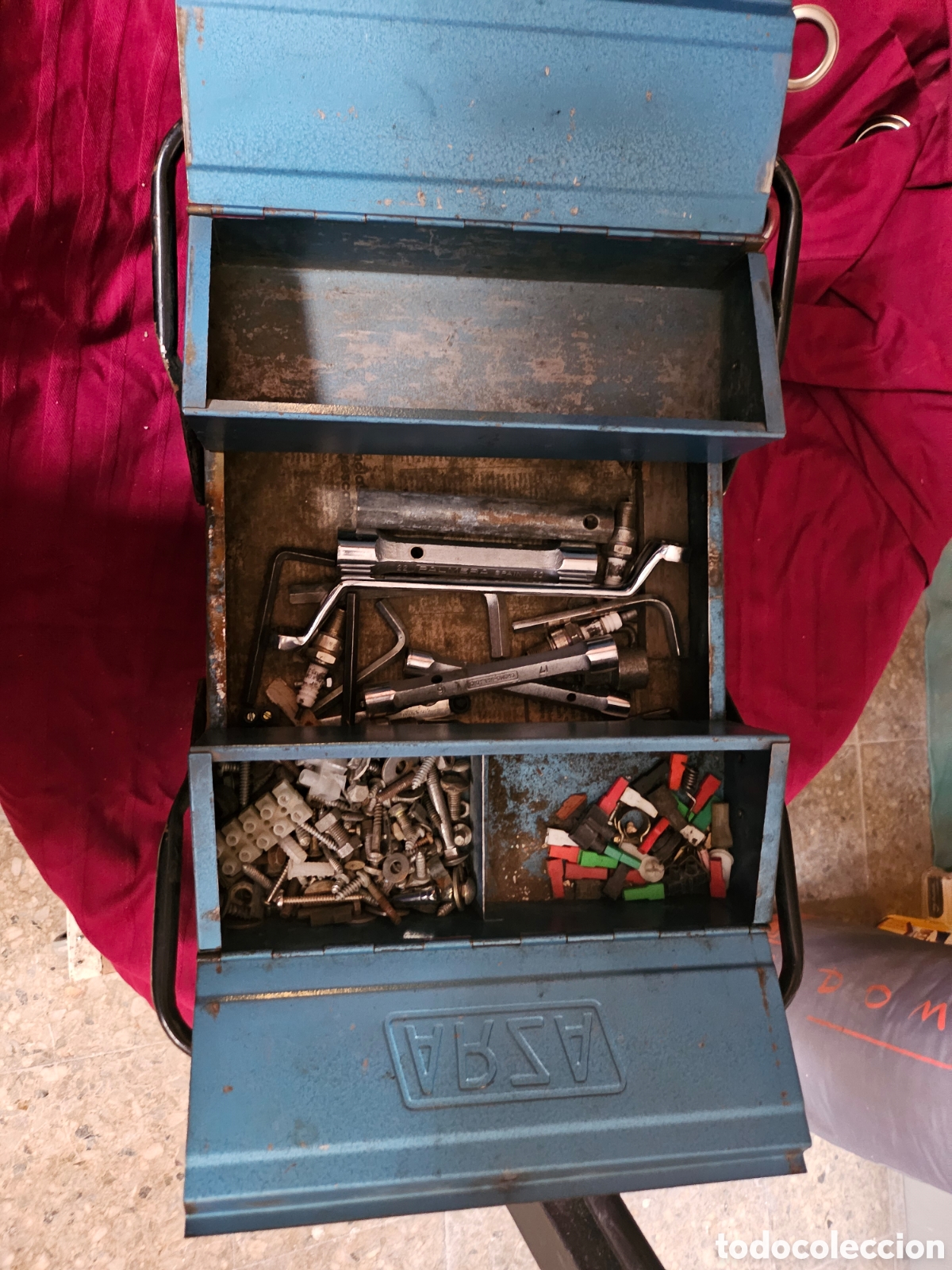 Segunda mano: Caja herramientas metal 32&times;24&times;21 - Foto 4