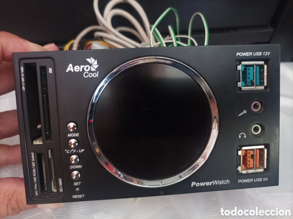 Segunda mano: Aero cool power watch componentes para pc- panel multifunci&oacute;n - Foto 2