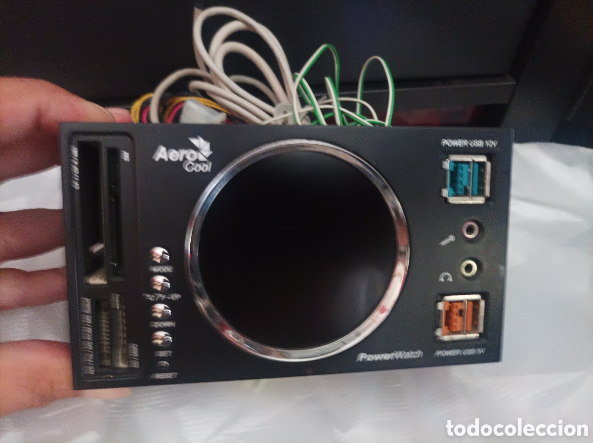 Segunda mano: Aero cool power watch componentes para pc- panel multifunci&oacute;n - Foto 1