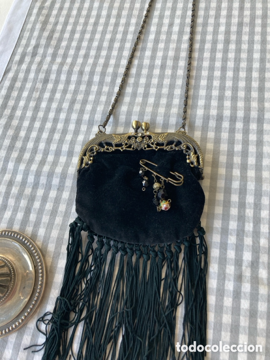 Segunda mano: Bolso de terciopelo negro de vestir - Foto 1