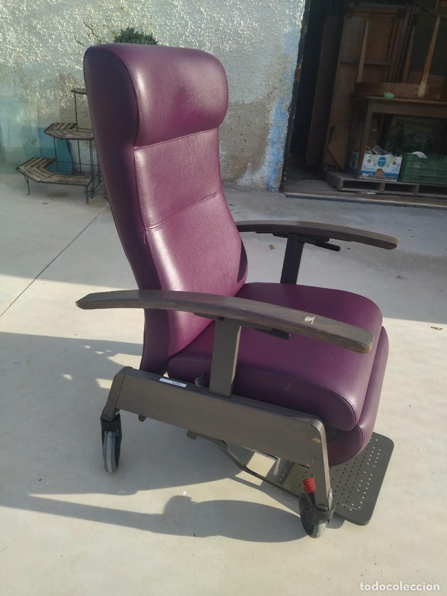 Segunda mano: SILL&Oacute;N GERI&Aacute;TRICO DE TRASLADO, RECLINABLE. - Foto 1