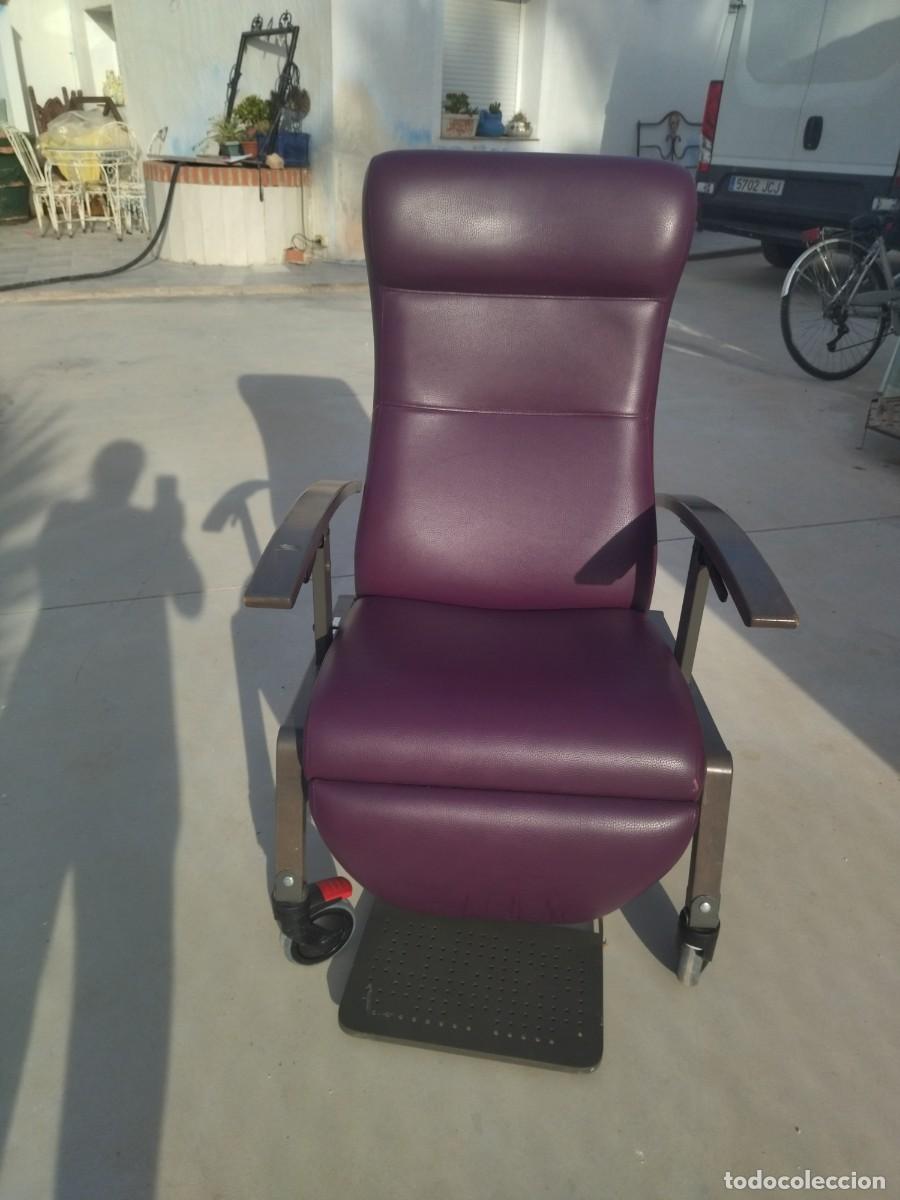 Segunda mano: SILL&Oacute;N GERI&Aacute;TRICO DE TRASLADO, RECLINABLE. - Foto 2
