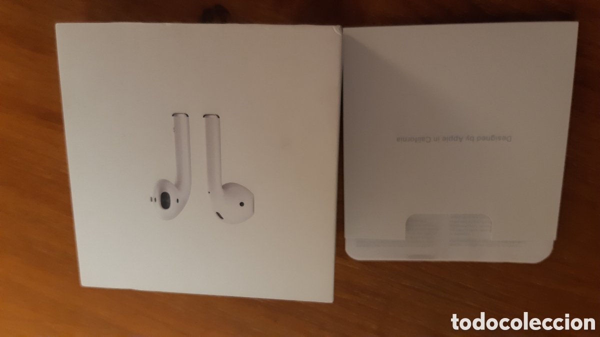 Segunda mano: Auriculares Apple con caja de carga - Foto 1