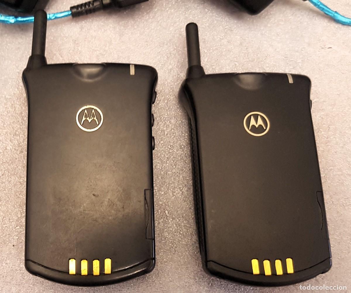 Segunda mano: 2 TEL&Eacute;FONOS MOTOROLA StarTAC PARA REPARAR - Foto 3