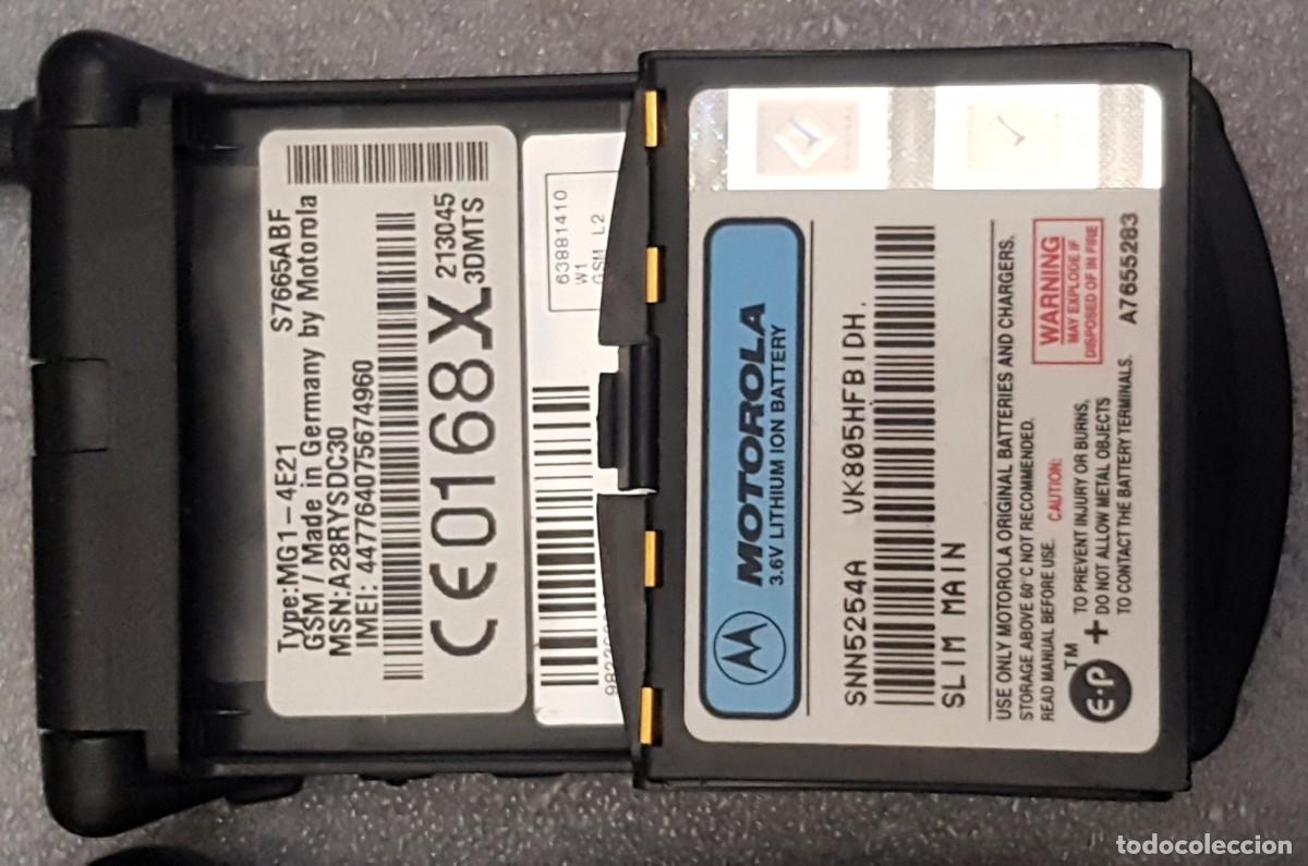 Segunda mano: 2 TEL&Eacute;FONOS MOTOROLA StarTAC PARA REPARAR - Foto 6