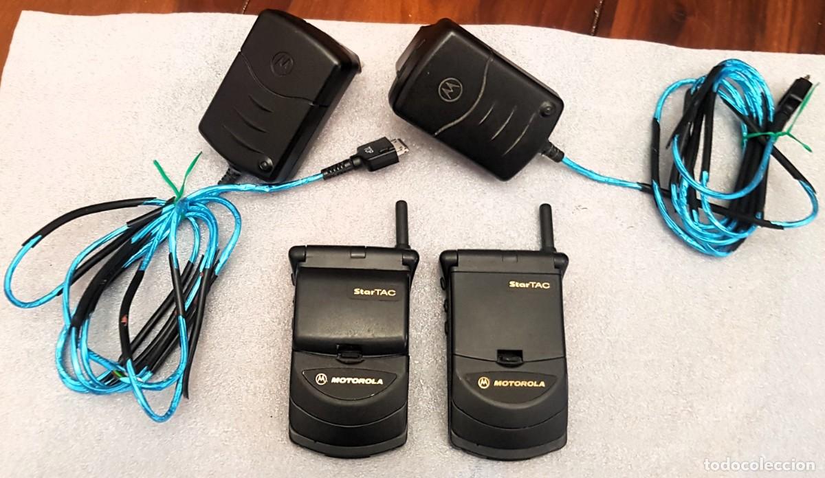 Segunda mano: 2 TEL&Eacute;FONOS MOTOROLA StarTAC PARA REPARAR - Foto 1