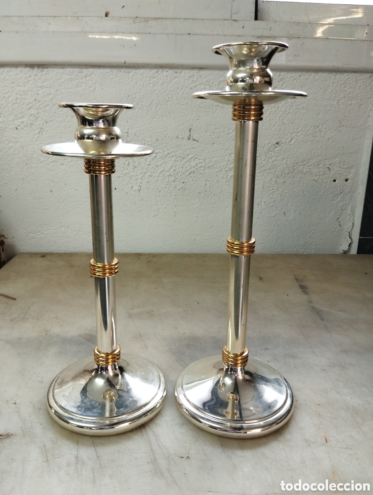 Segunda mano: Dos candelabros de dferentes alturas - Foto 1