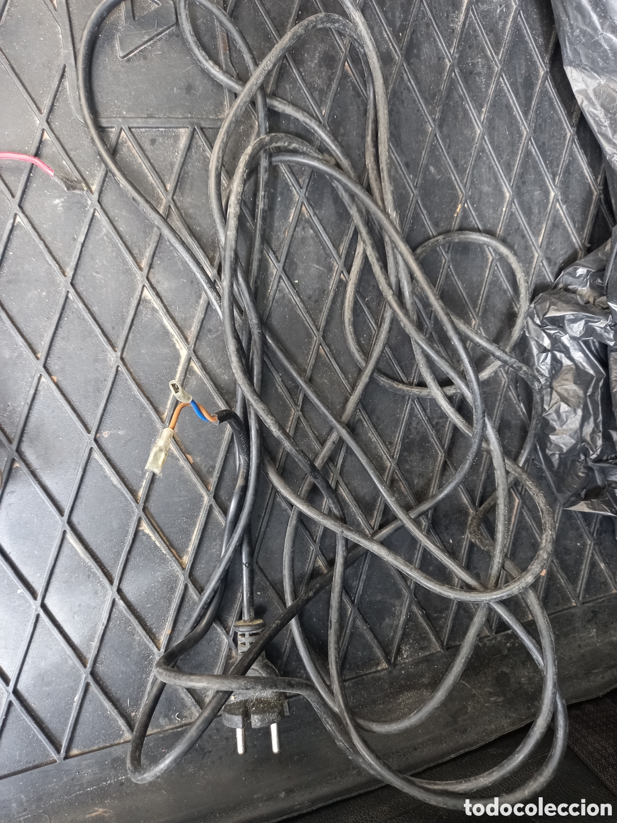Segunda mano: Cable de corriente con enchufe De 5m (7&euro;) De 1 metro (5&euro;) - Foto 1