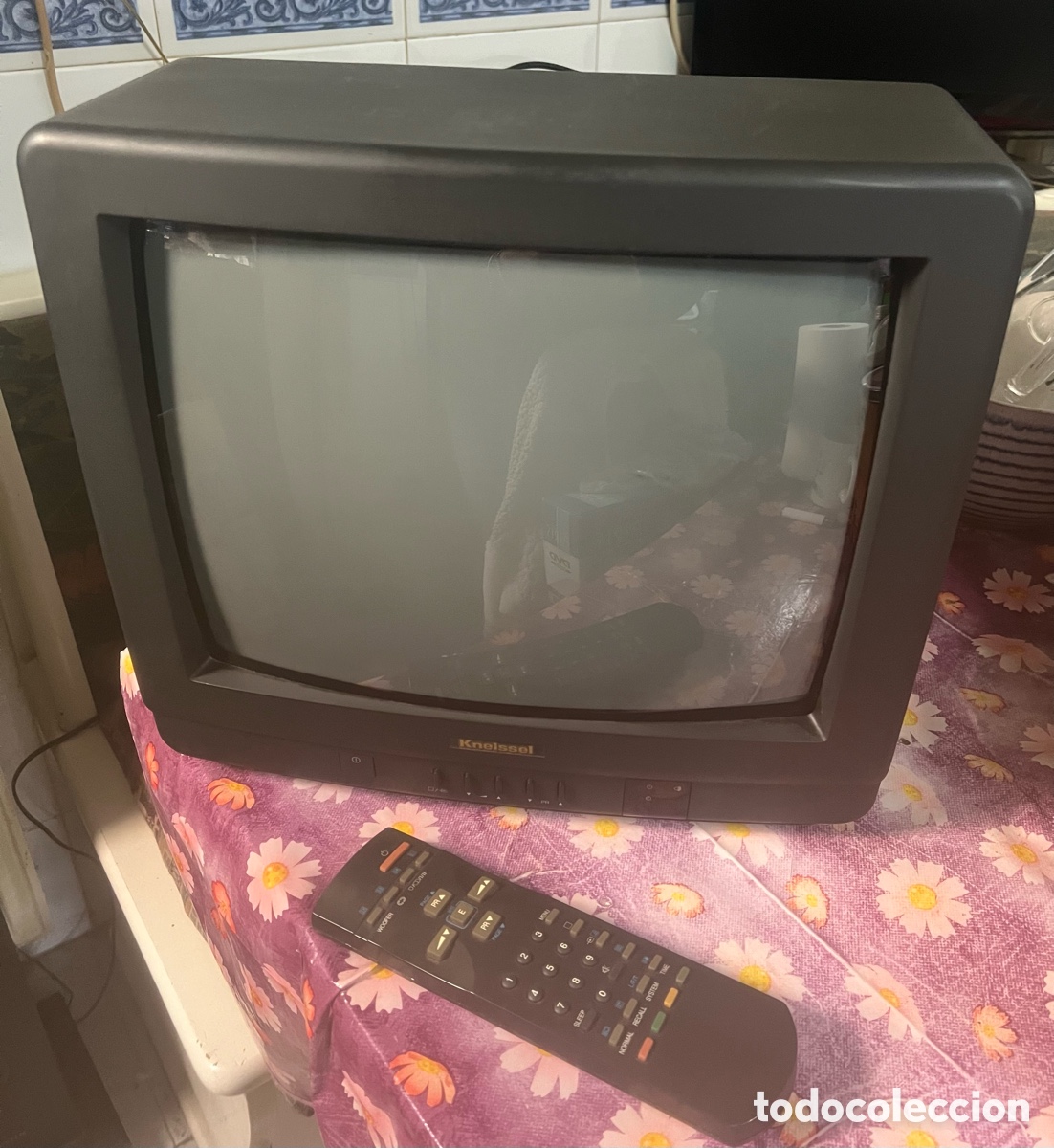 Segunda mano: Televisi&oacute;n 14&rdquo; Kneissel con mando - Foto 1