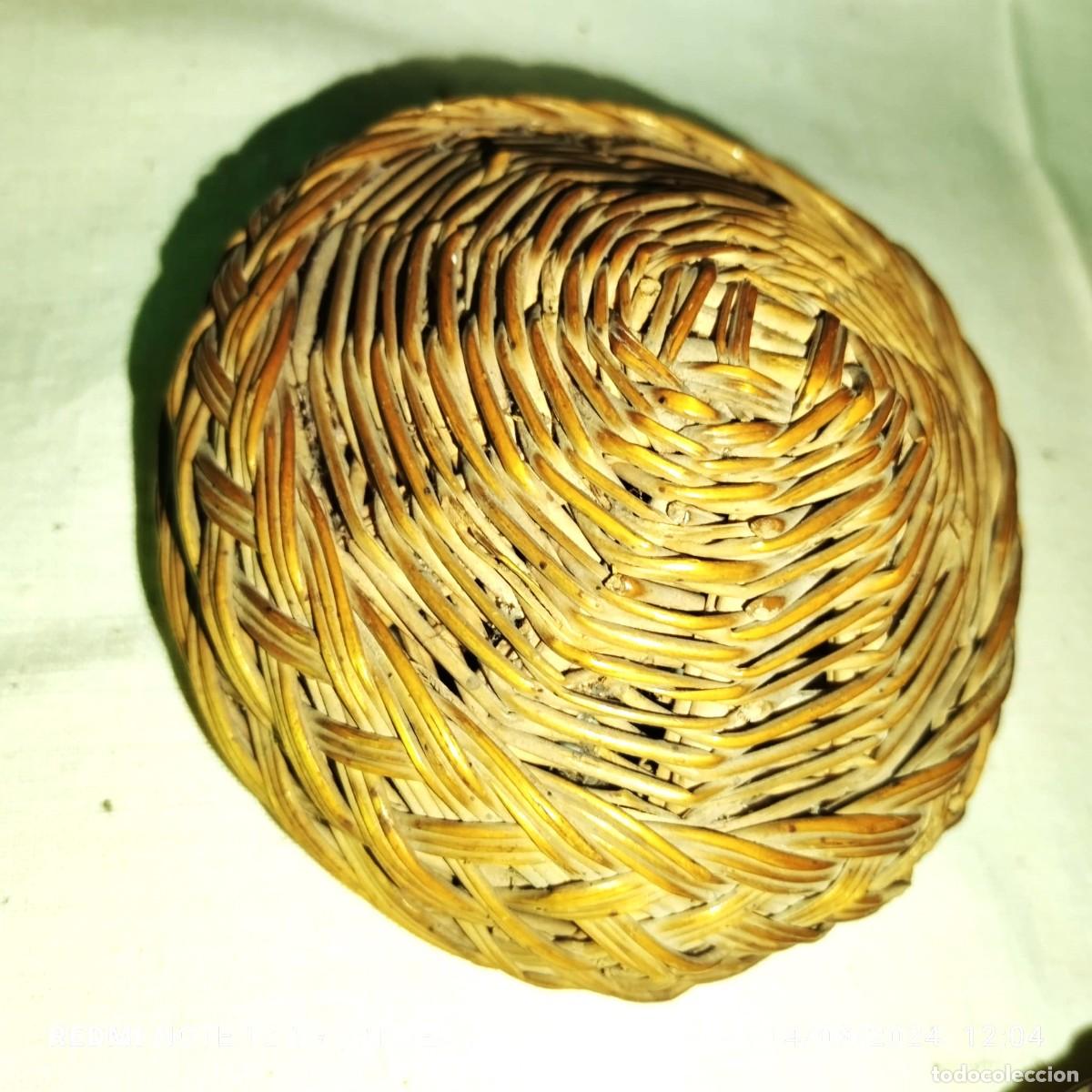 Segunda mano: CESTA PEQUE&Ntilde;A DE MIMBRE - Foto 2