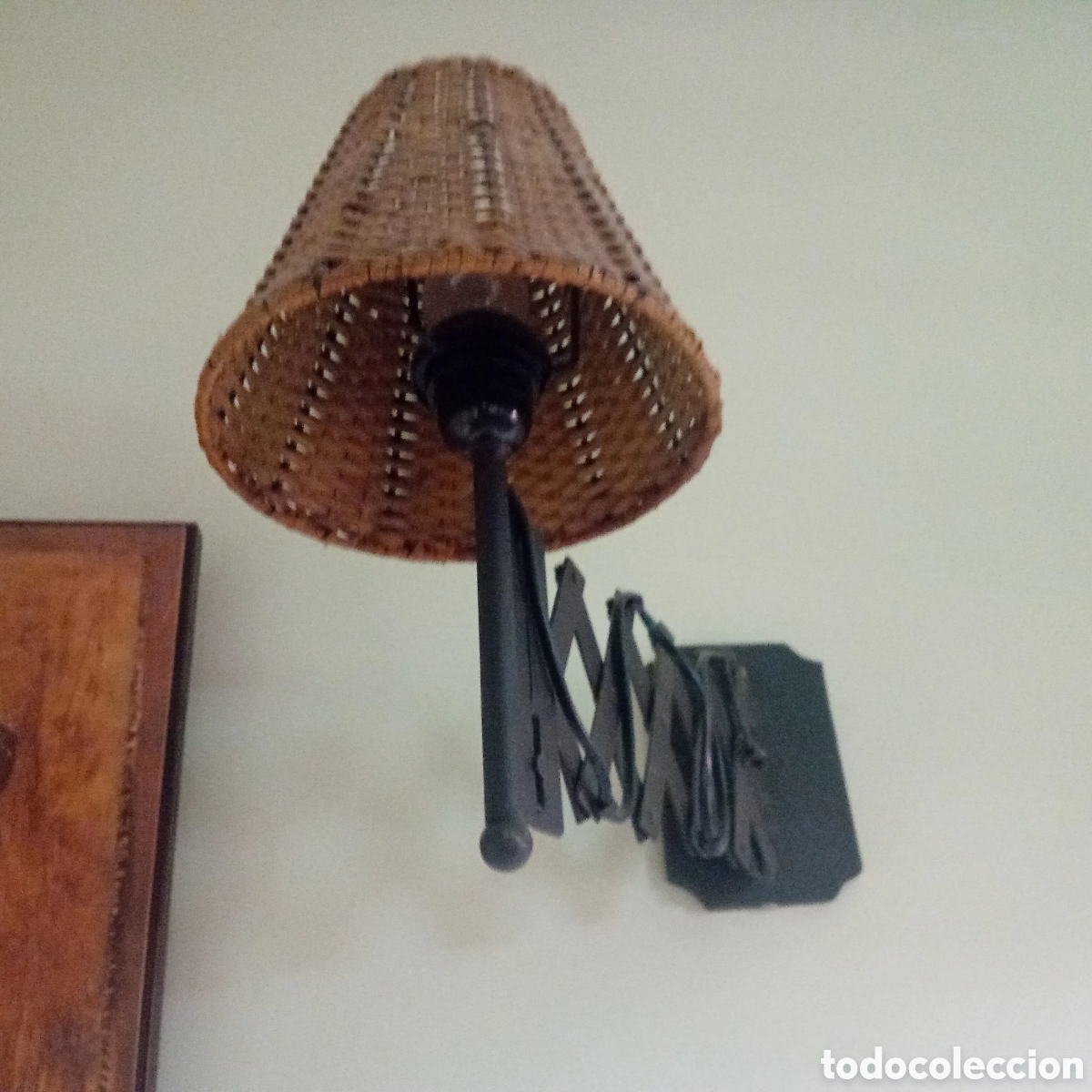 Segunda mano: Lampsra de pared de hierro extensible - Foto 1