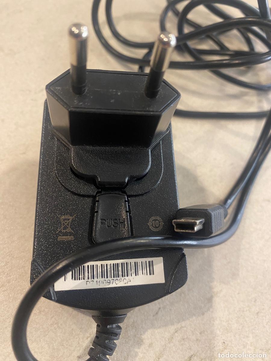 Segunda mano: CARGADOR MINI USB, SALIDA 5 VC.C; 0,5A - Foto 1