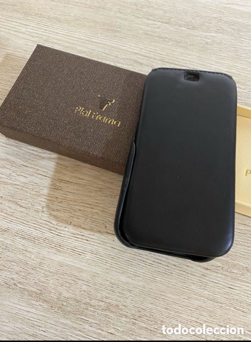 Segunda mano: Funda de piel para Iphone 14 Pro de color negro - Foto 1