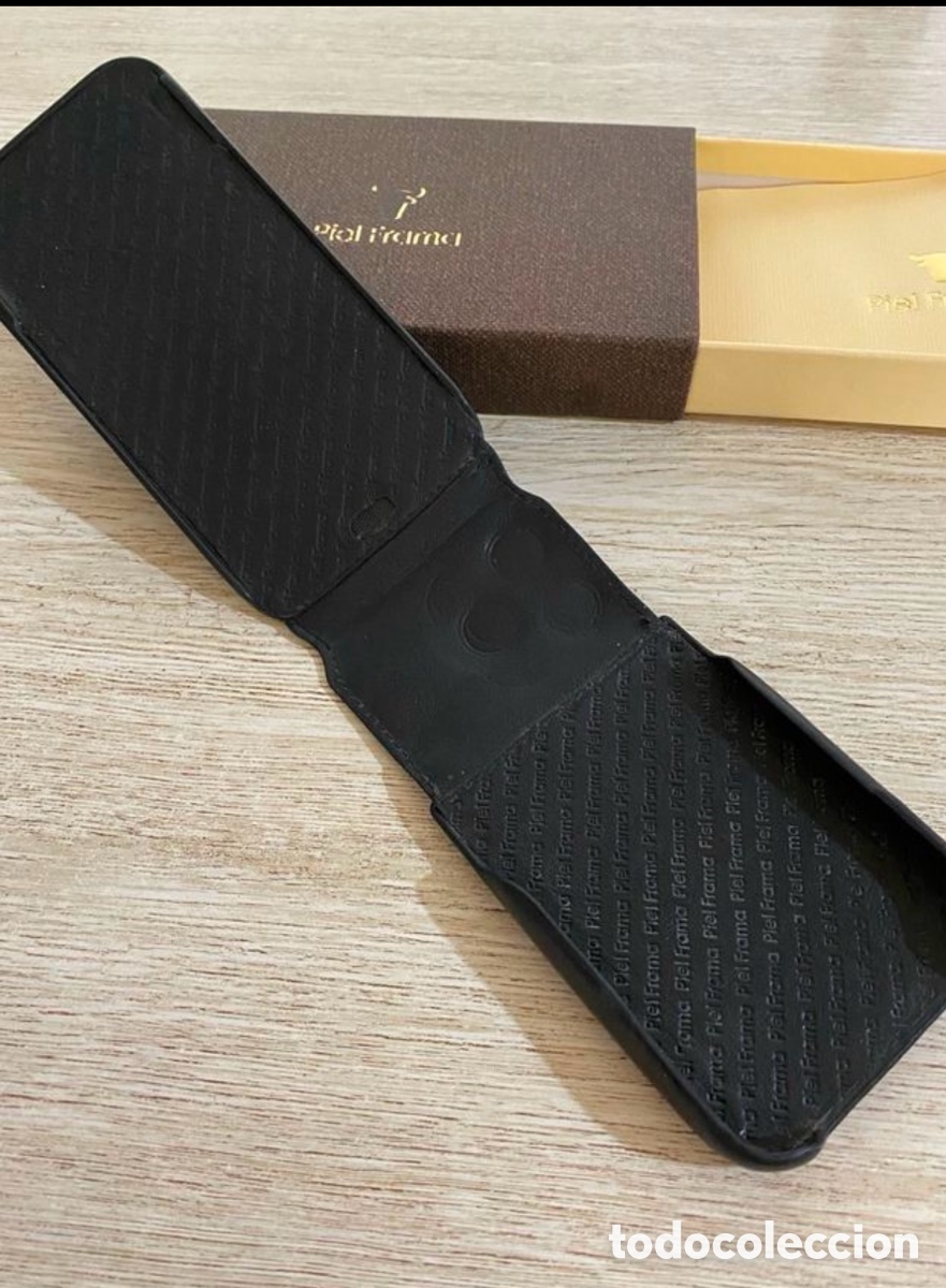 Segunda mano: Funda de piel para Iphone 14 Pro de color negro - Foto 2