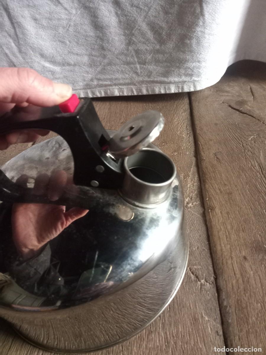 Segunda mano: Tetera hervidor, de acero inoxidable. Di&aacute;metro: 19 cm. - Foto 7