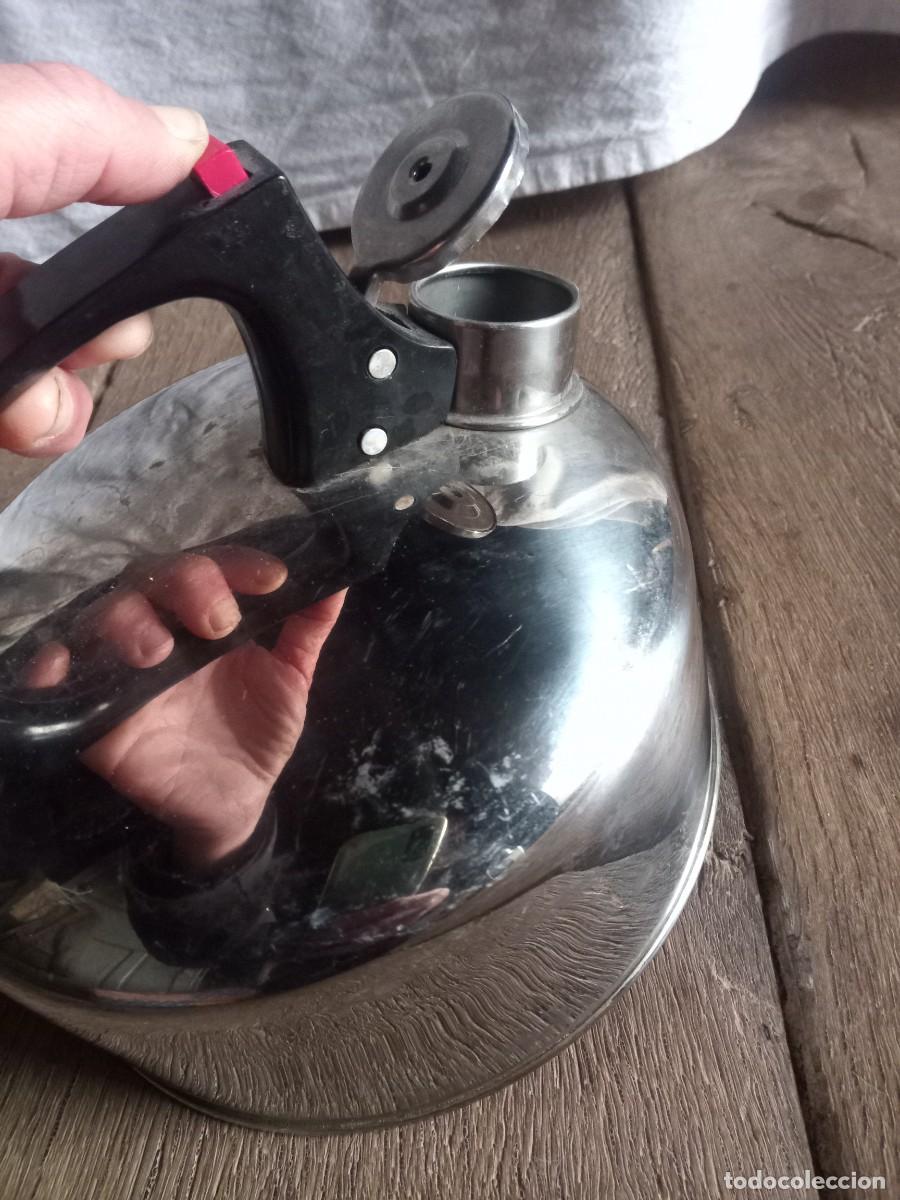 Segunda mano: Tetera hervidor, de acero inoxidable. Di&aacute;metro: 19 cm. - Foto 8