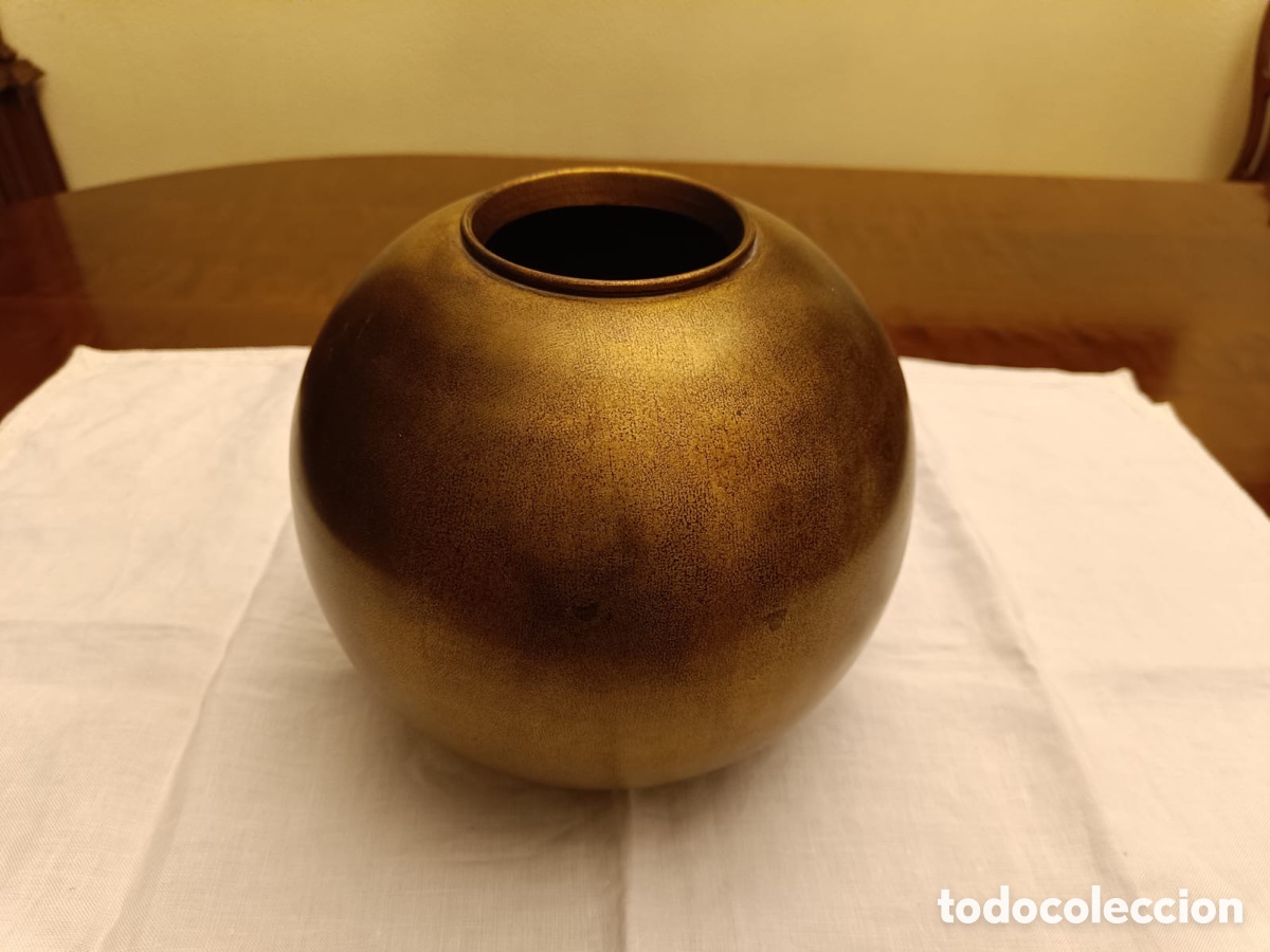 Segunda mano: Jarr&oacute;n redondo en metal dorado - Foto 1