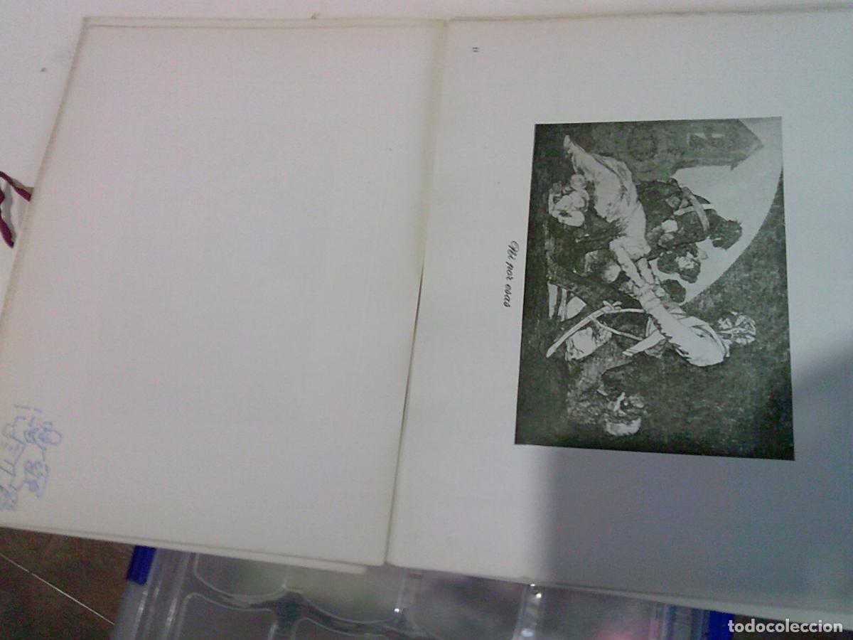 Segunda mano: GOYA TRAGEDIAS DESASTRES DE LA GUERRA 2 TOMOS CON SUS LAMINAS - Foto 2