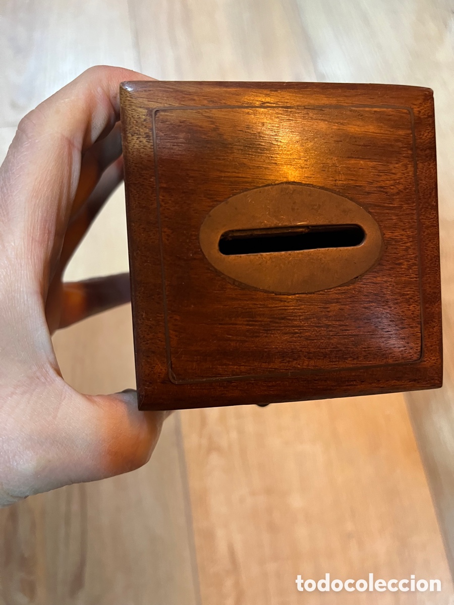 Segunda mano: una alcanc&iacute;a de madera - Foto 1