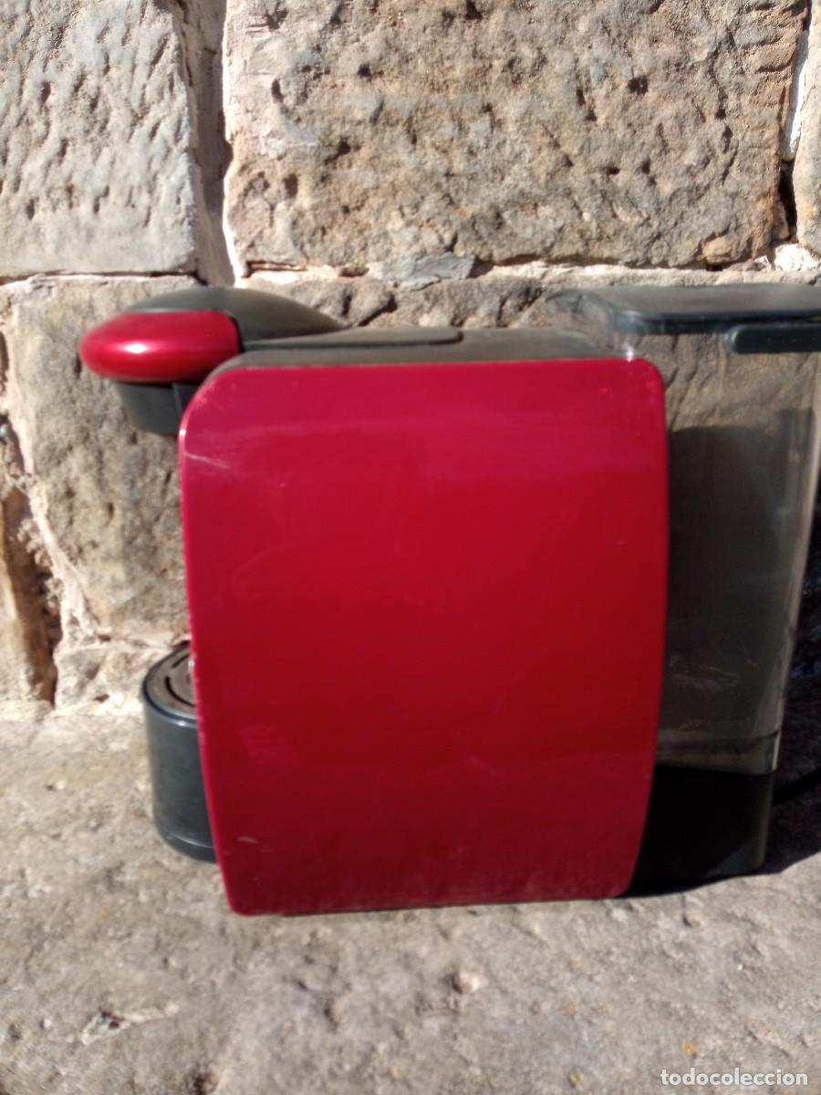 Segunda mano: Cafetera de c&aacute;psulas Bosch Tassimo Roja. Caf&eacute;. Funciona - Foto 6