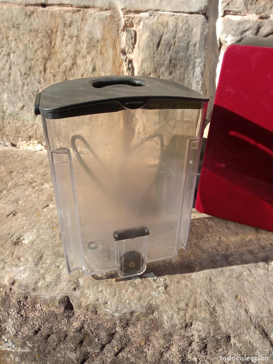 Segunda mano: Cafetera de c&aacute;psulas Bosch Tassimo Roja. Caf&eacute;. Funciona - Foto 9