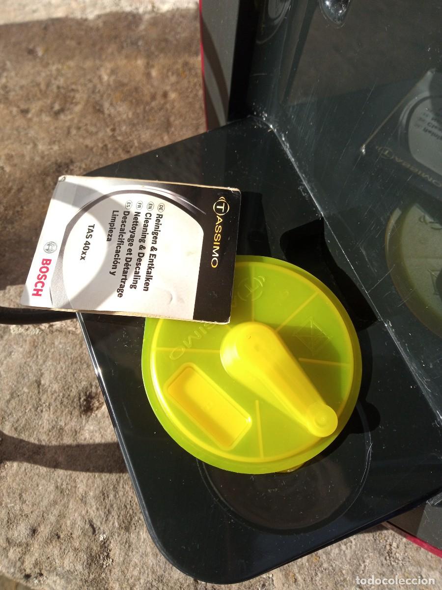 Segunda mano: Cafetera de c&aacute;psulas Bosch Tassimo Roja. Caf&eacute;. Funciona - Foto 11
