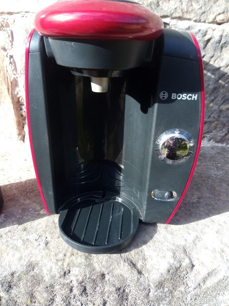 Segunda mano: Cafetera de c&aacute;psulas Bosch Tassimo Roja. Caf&eacute;. Funciona - Foto 12
