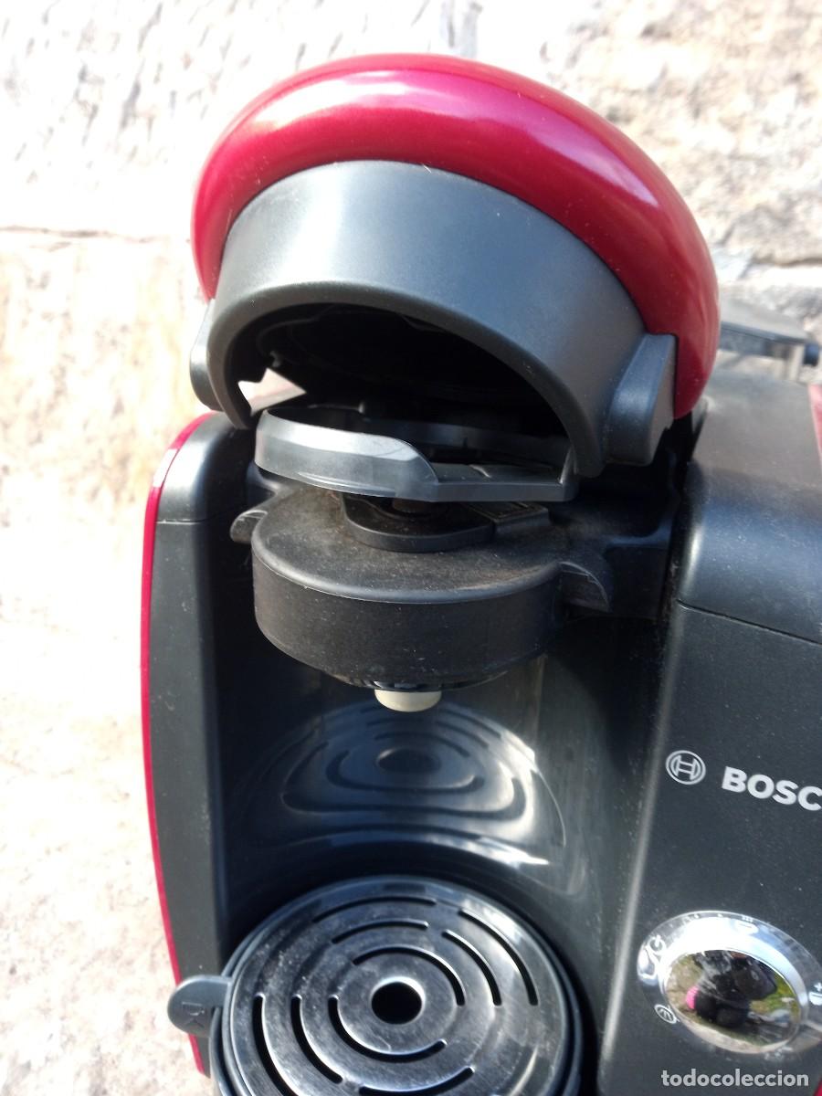 Segunda mano: Cafetera de c&aacute;psulas Bosch Tassimo Roja. Caf&eacute;. Funciona - Foto 16