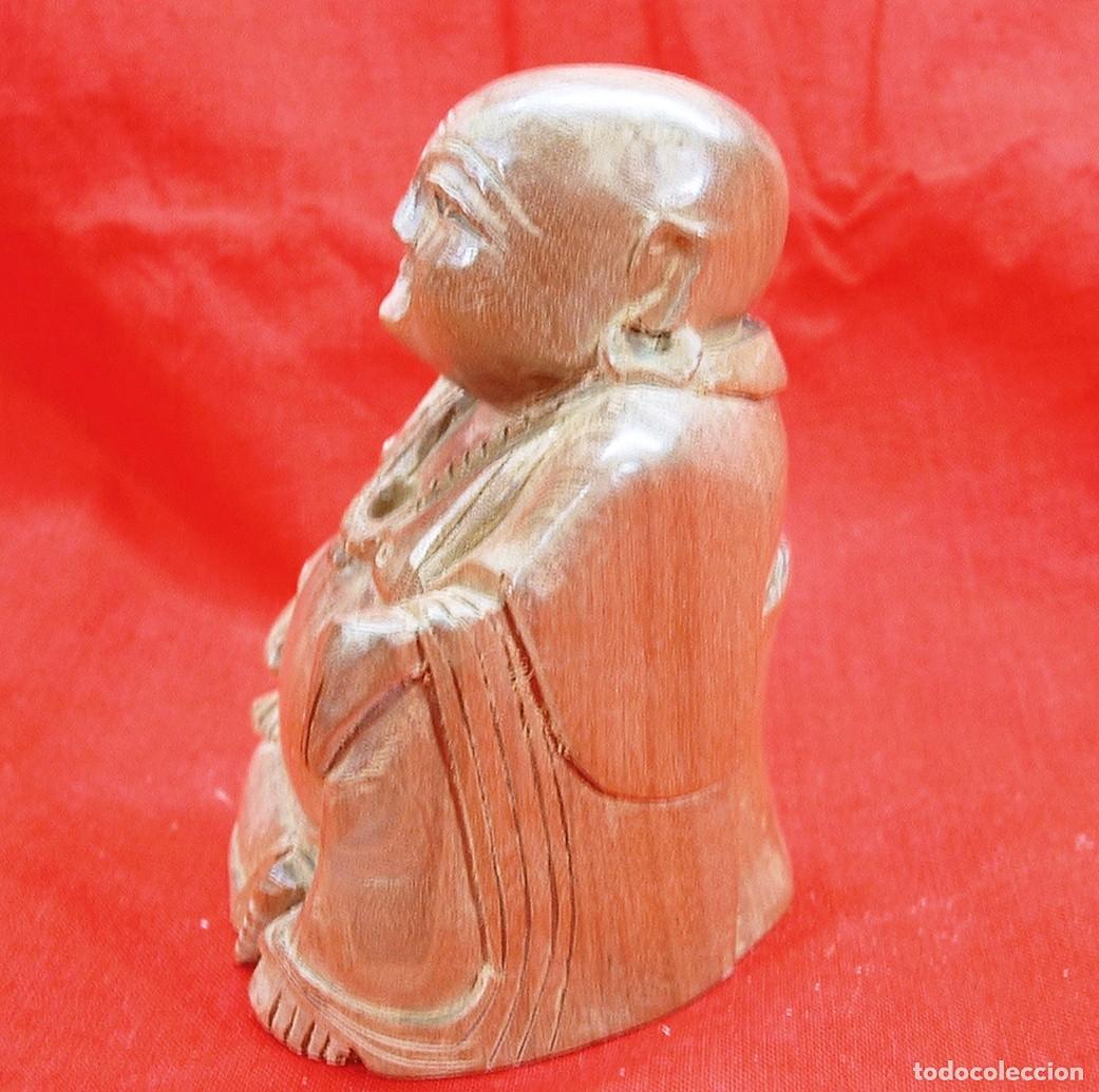 Segunda mano: FIGURA SENTADA TALLADA EN MADERA FINA - Foto 2