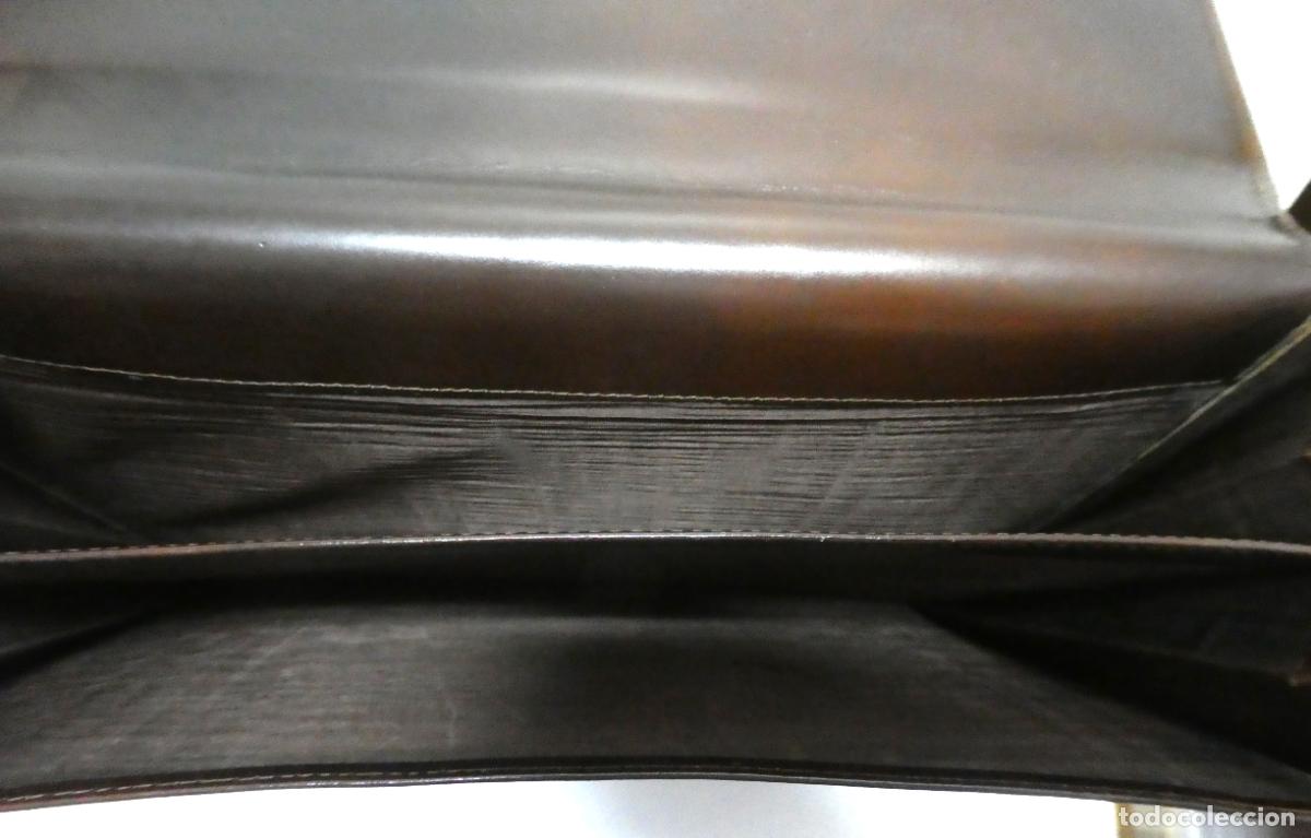 Segunda mano: Cartera de negocios , mide 41X32 cm - Foto 4