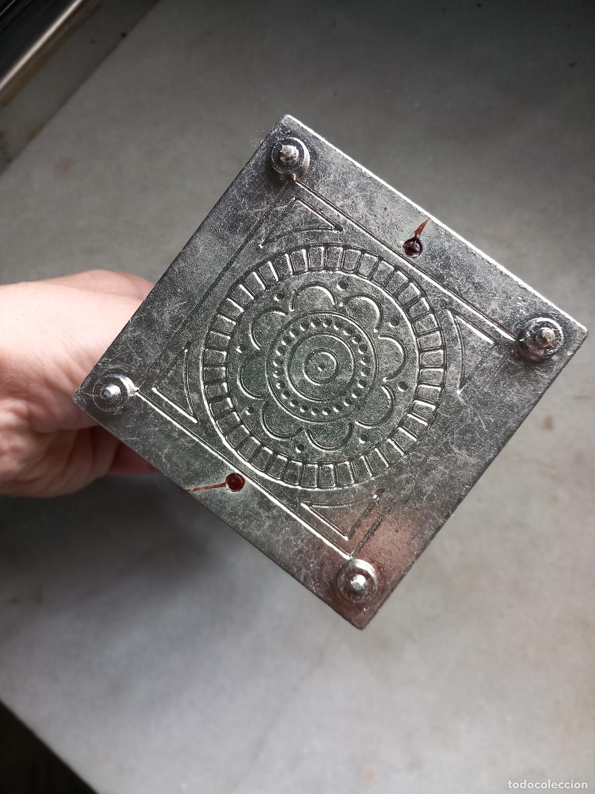 Segunda mano: Figura metal Virgen Roc&iacute;o Almonte - Foto 3